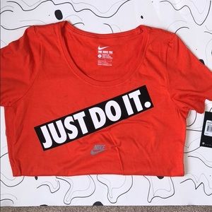 Woman’s L Nike tee shirt